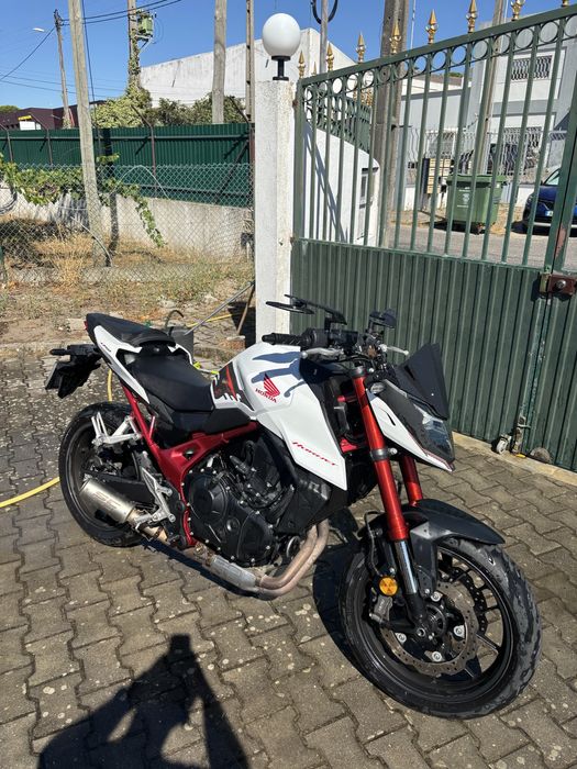Honda hornet 750