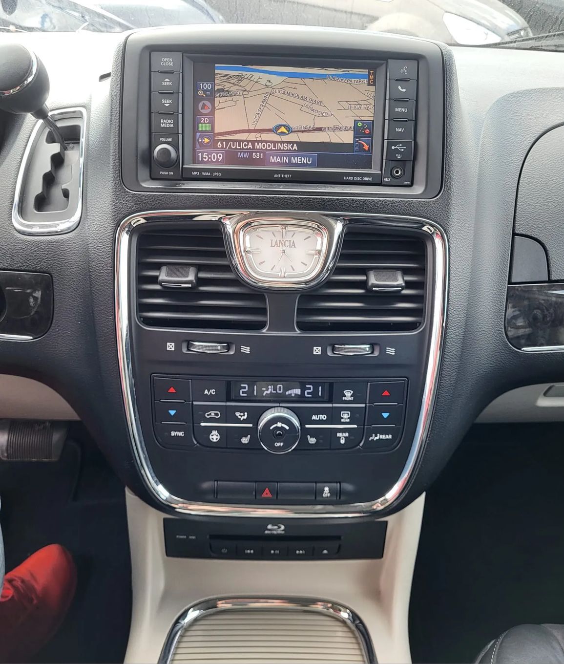 Lancia Voyager Salon Polska, Faktura,