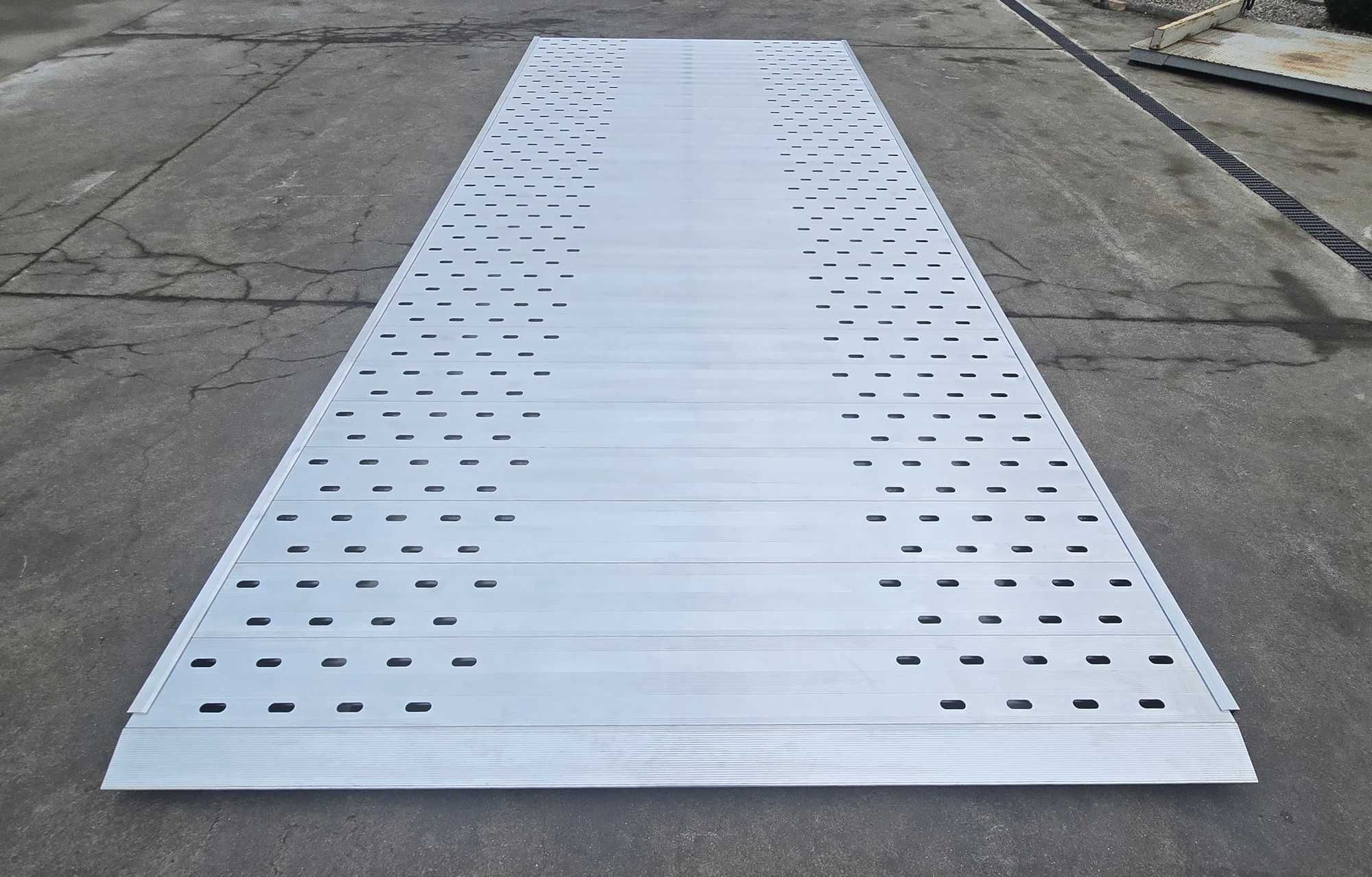 Platforma ALU PDZOu-5100x2100 deski + obrzeże Laweta Najazd VDI 2700
