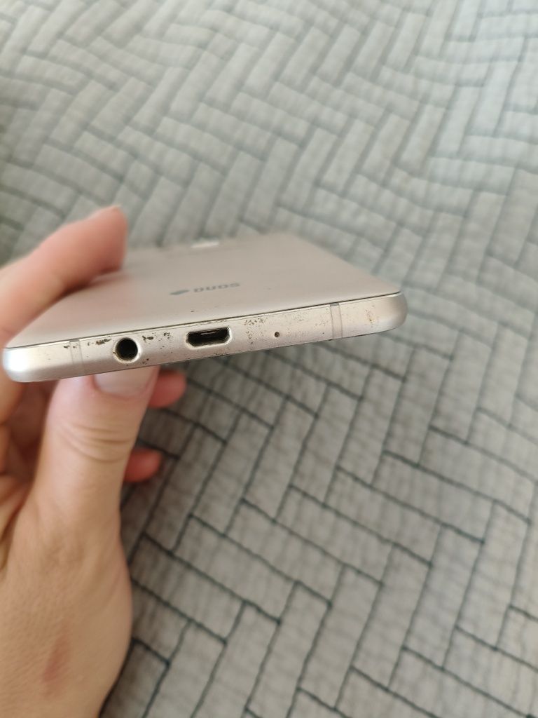 Смартфон Samsung galaxy J 7