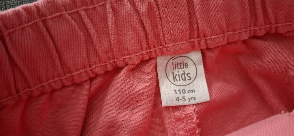 Urocze spodnie  rozmiar 110