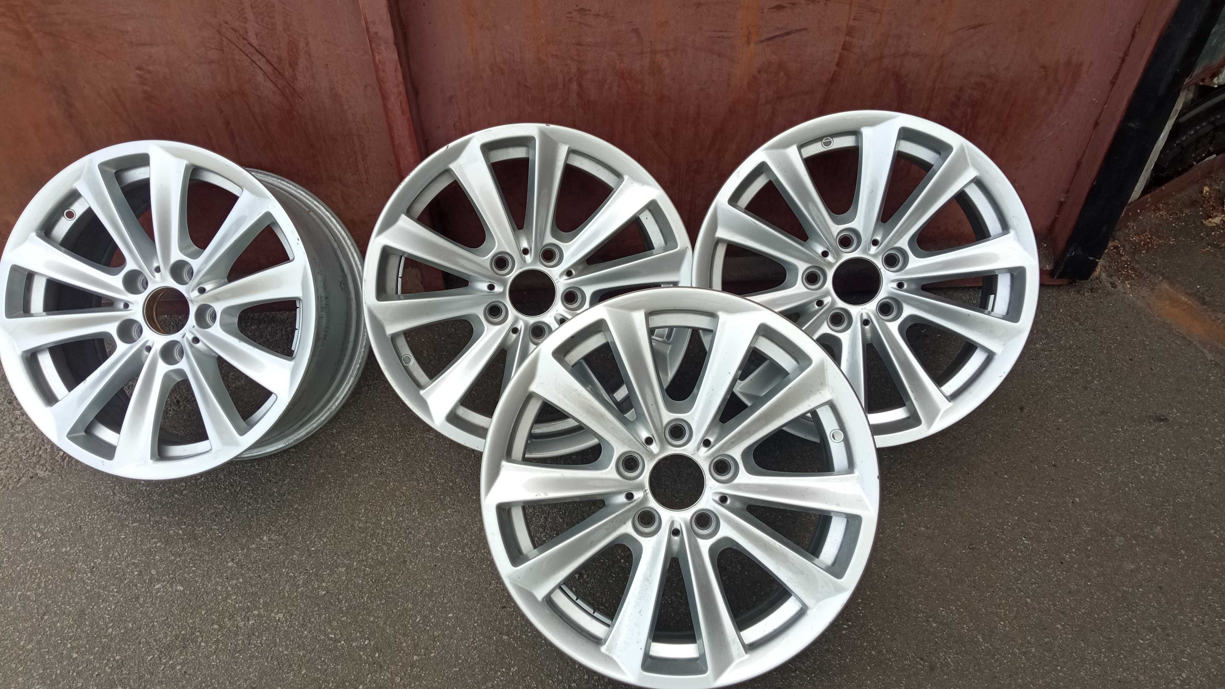 Диски оригінал BMW R17 8Jx17-5x120 DIA72.6 4 шт. Чехія