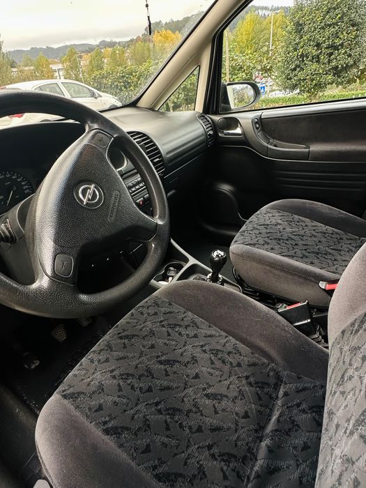 Vendo : Opel Zafira 2001