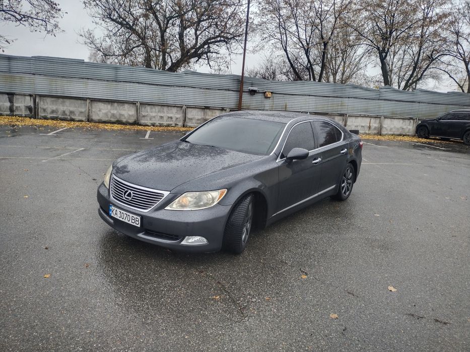 Продаж Lexus ls 460