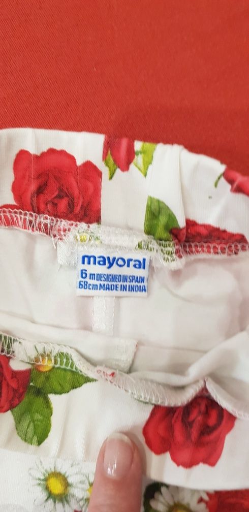 Śliczne krótkie spodenki rozmiar 68 Mayoral