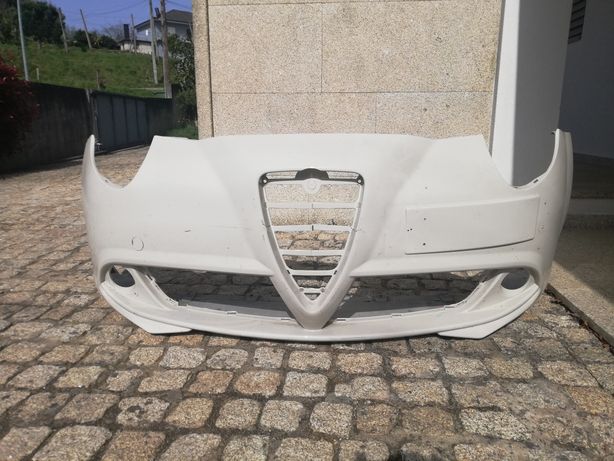 Alfa Romeo Mito:para choques mais fecho da mala