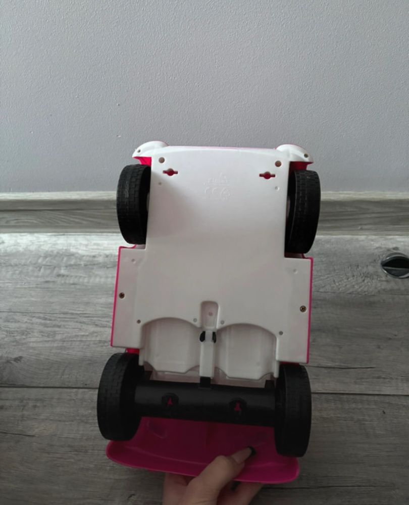 Autko dla lalek barbie