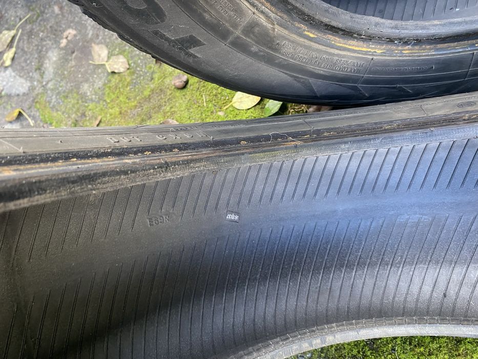 Продам комплект зимней резини TOYO  195/65 R15(без дисков)