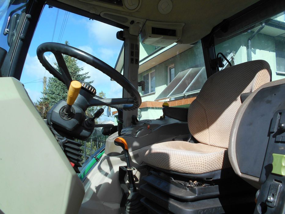 Ciągnik John Deere 5115M