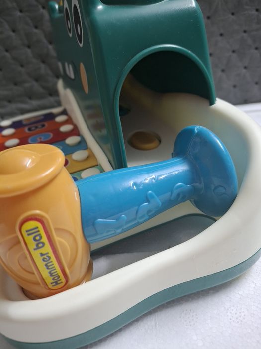 Продам іграшку б/у