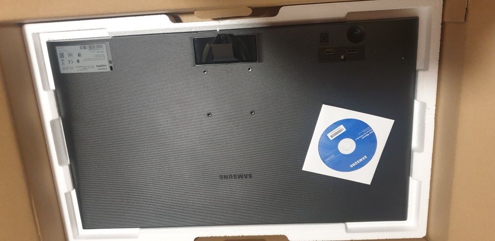 Vendo monitor 27 pol da marca Samsung (SF358)