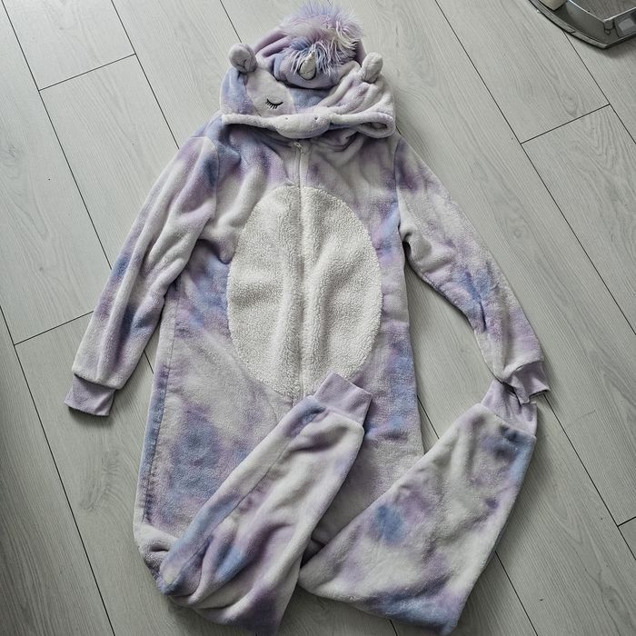 Piżama jednoczęściowa kombinezon do spania jednorożec rozmiar 146