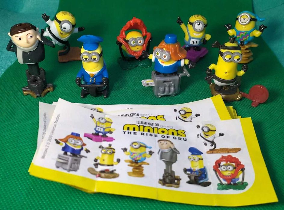 Lote Nº3 Kinder Bonecos