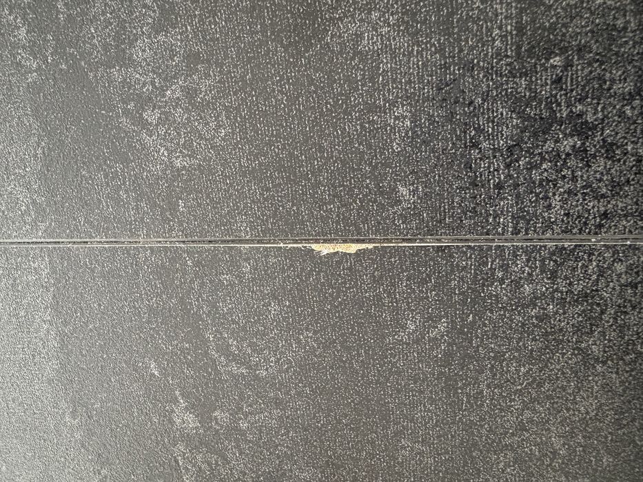 Stół rozkładany z metalowymi nogami