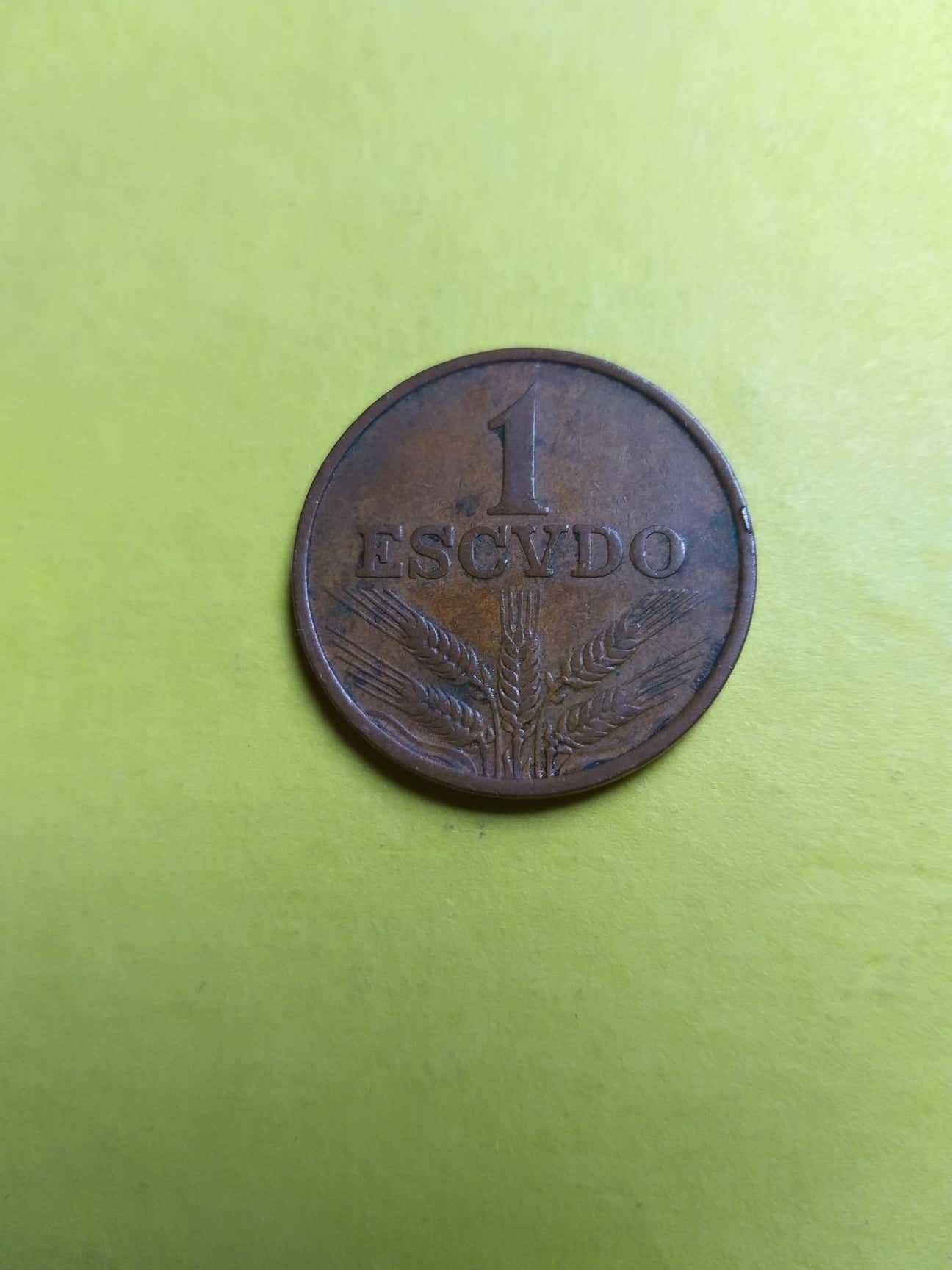 UM ESCUDO (1$00) BRONZE 1970