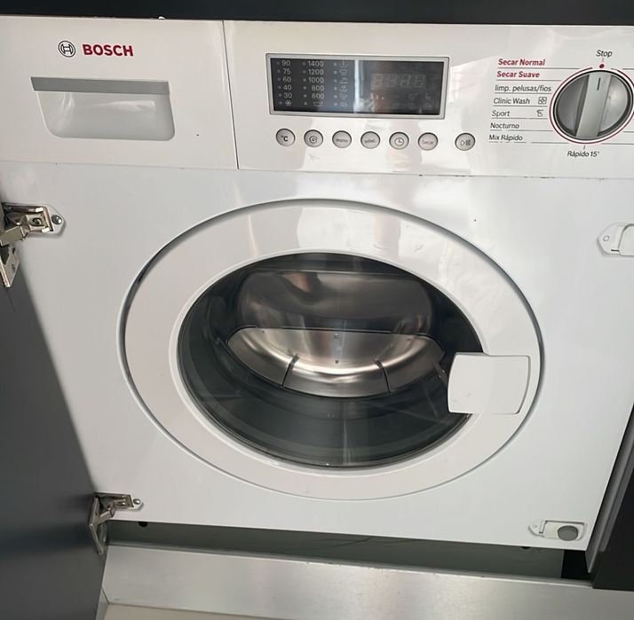 Máquina de Lavar e Secar Roupa Encastrável Bosch