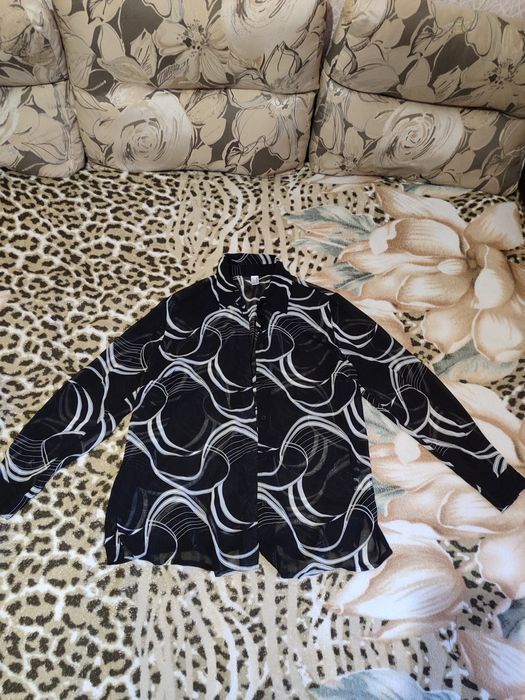 Продається блузка жіноча.