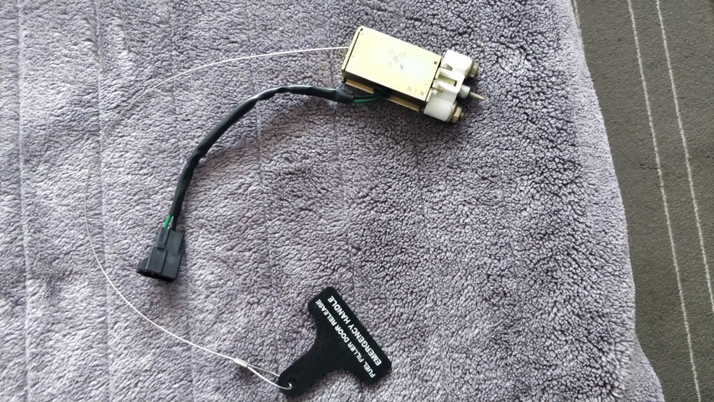 Motor da tampa combustível kia carnival