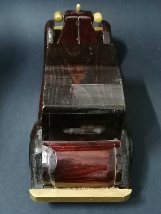 Carro Antigo em Madeira 38x12x14 cm