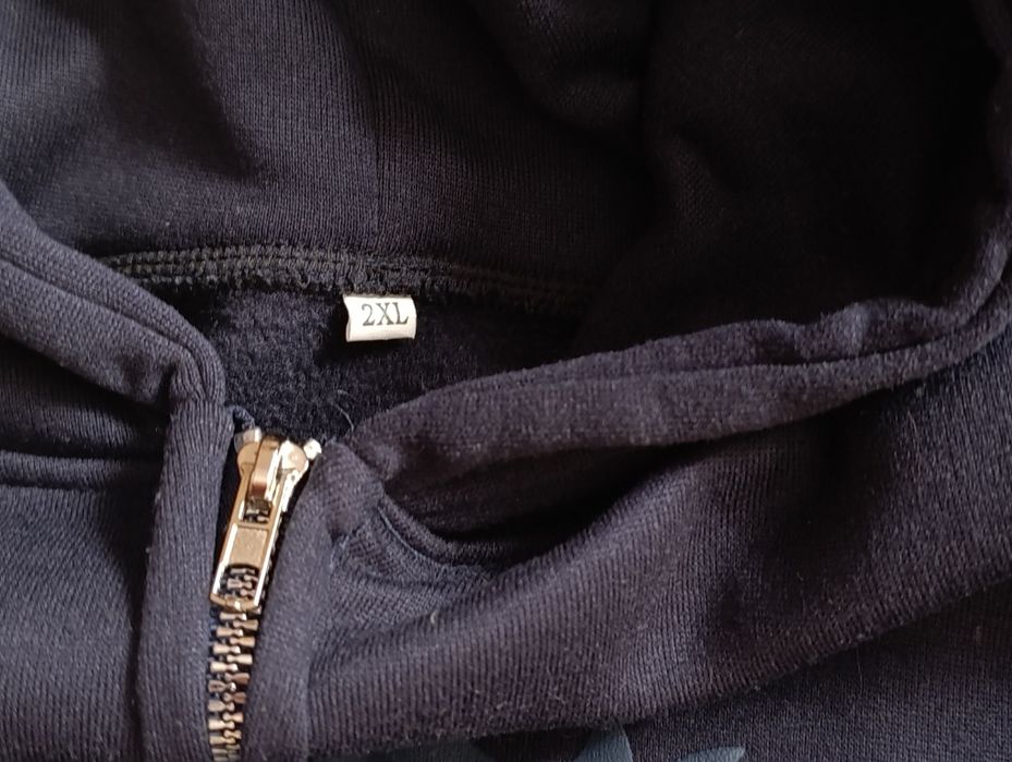 Світшот з цікавим принтом