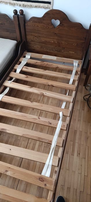 Komplet dwa łóżka, dwie szafki nocne