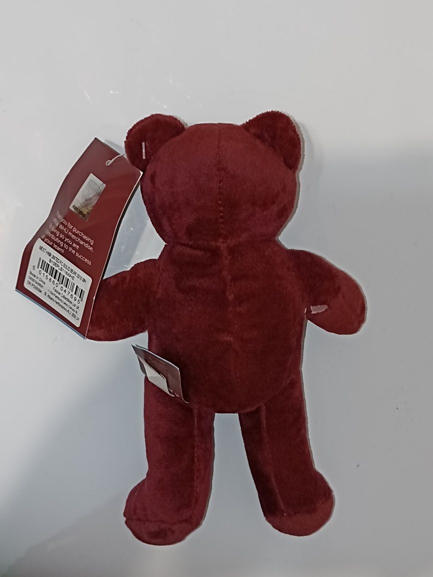 Miś maskotka z herbem klubu WEST HAM

Wysokość: 20 cm

Wysokiej jakośc