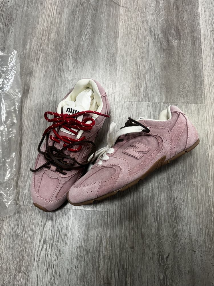 Adidasy New Balance Miu Miu