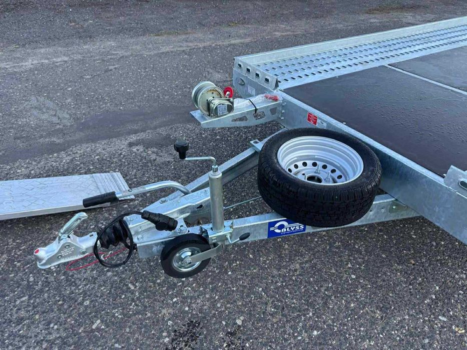 Do wynajęcia Laweta Przyczepa dwuosiowa DMC 2700 kg Warszawa Wynajem