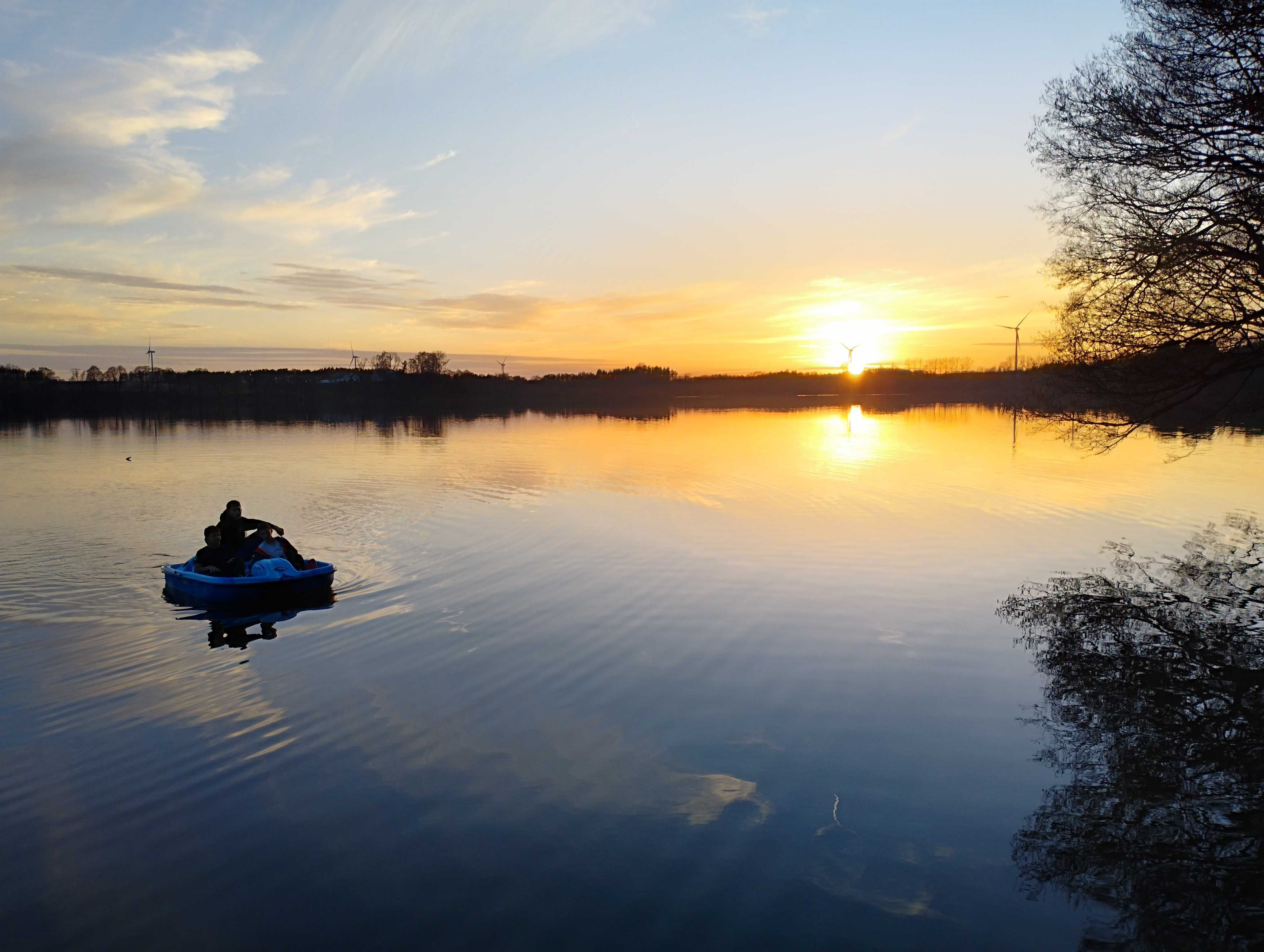 domek holenderski nad jeziorem, wakacje na Podlasiu, wynajem przyczepy