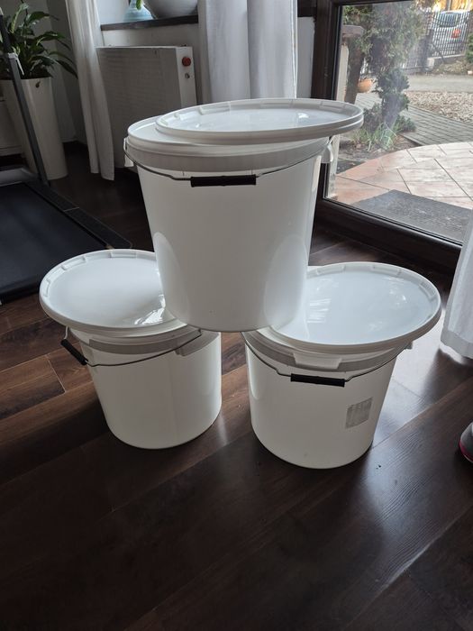 Wiaderka plastikowe z przykrywką 25l po art spożywczych