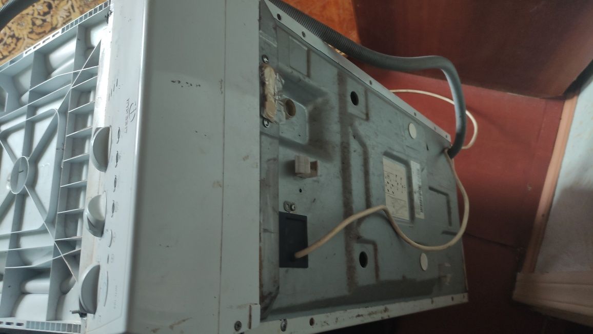 Пральна машинка Indesit Witl 105 (Wisl 105)