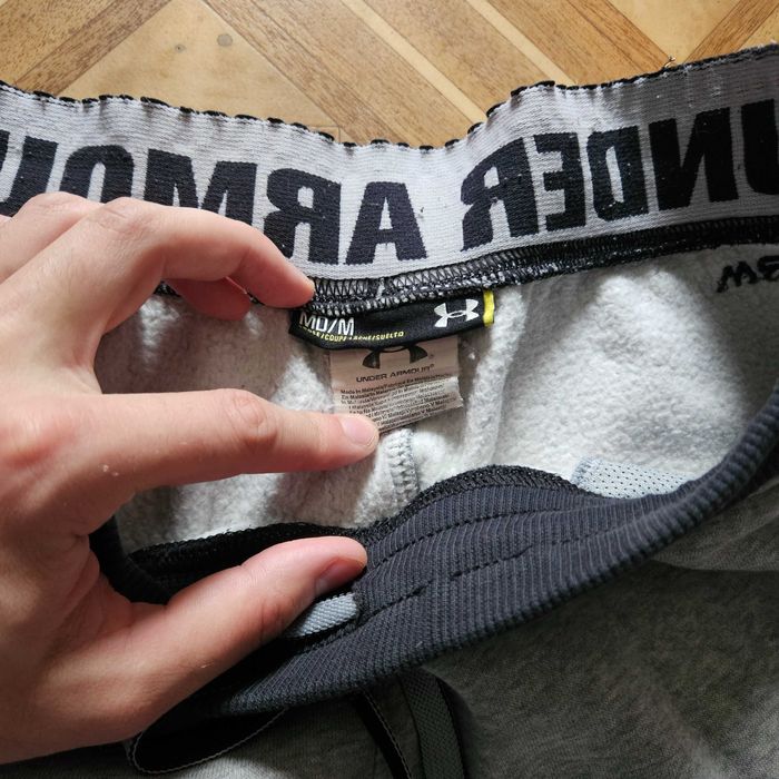 Чоловічі спортивні флісові штани від Under Armour, розмір М