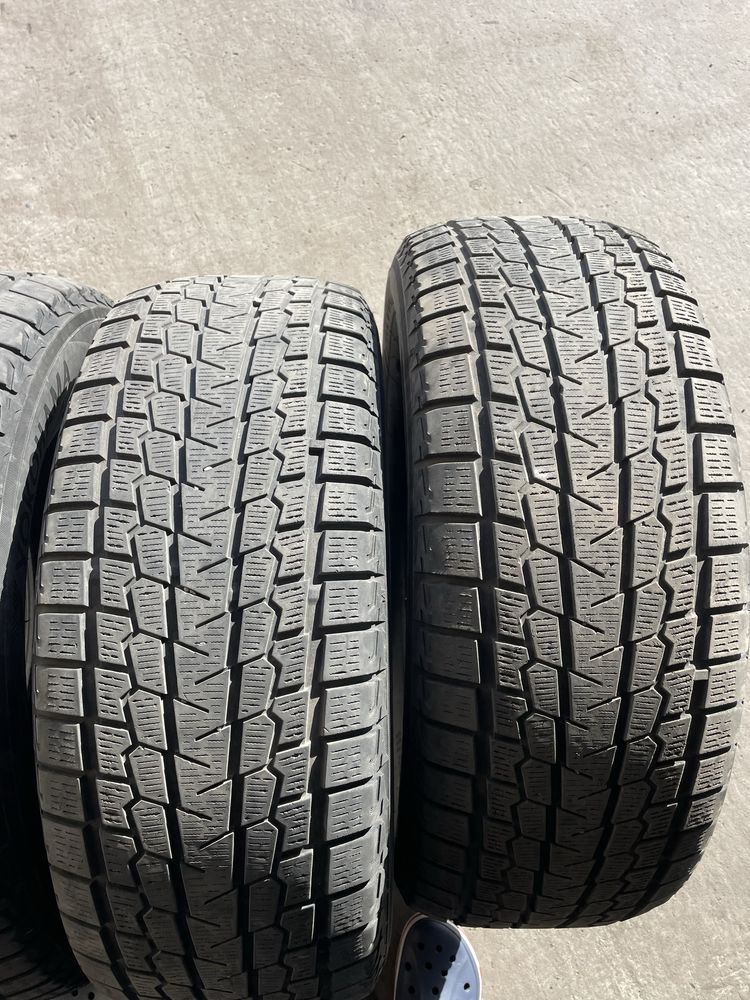 Продам зимову резину Yokohama ice Guard 265/60/R18