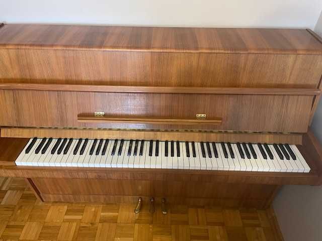 Pianino Calisia koniec lat 80-tych