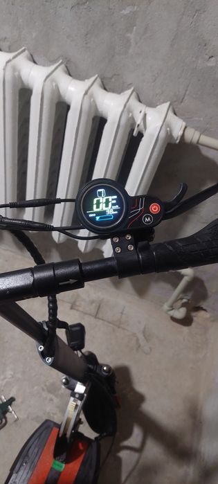 Продам электросамокат пробег 100км