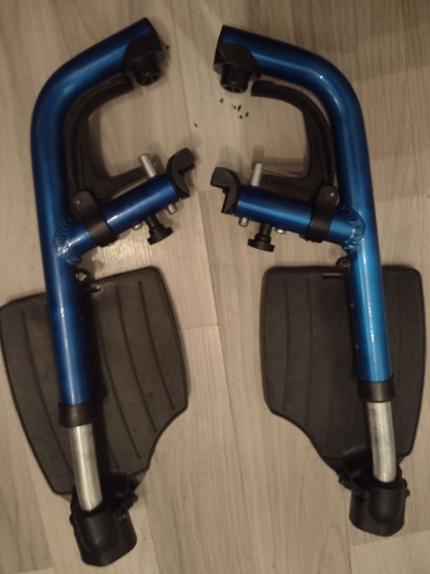 Podnóżki do wózka inwalidzkiego V500 active
