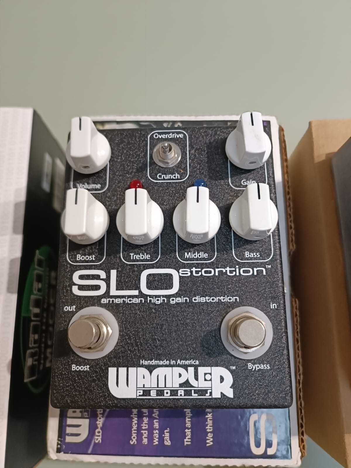 Mooer Radar, Octaver, Wampler SLOstortion, ZVex Fuzzolo, EAE model feT