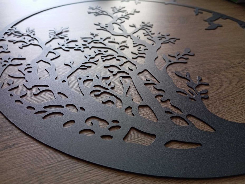 Metalowa dekoracja ścienna. Koło z drzewem w środku. 38,5 cm x 41 cm