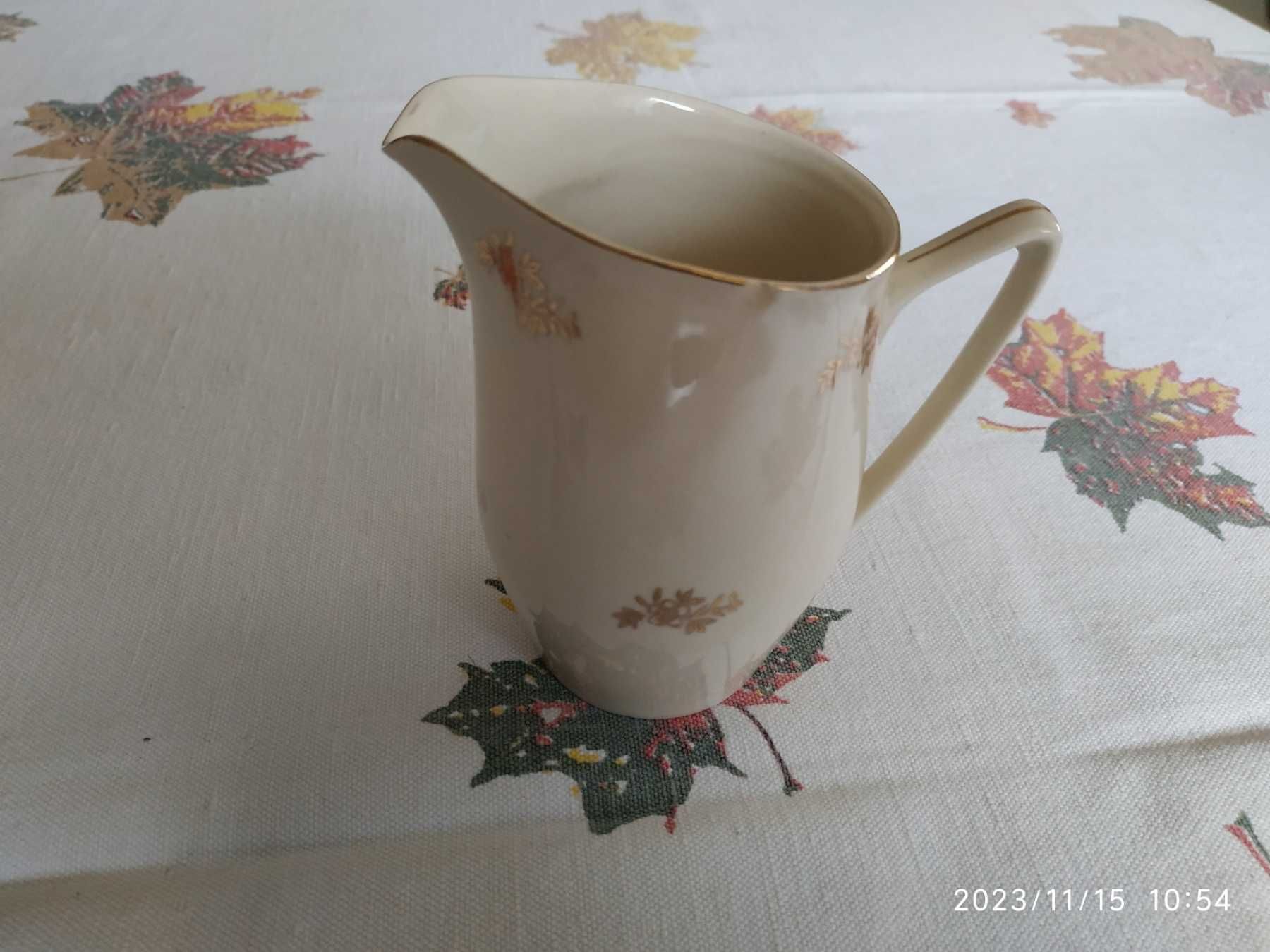 Dzbanuszek na mleko Mlecznik TUŁOWICE porcelanowy beżowy PRL ecru