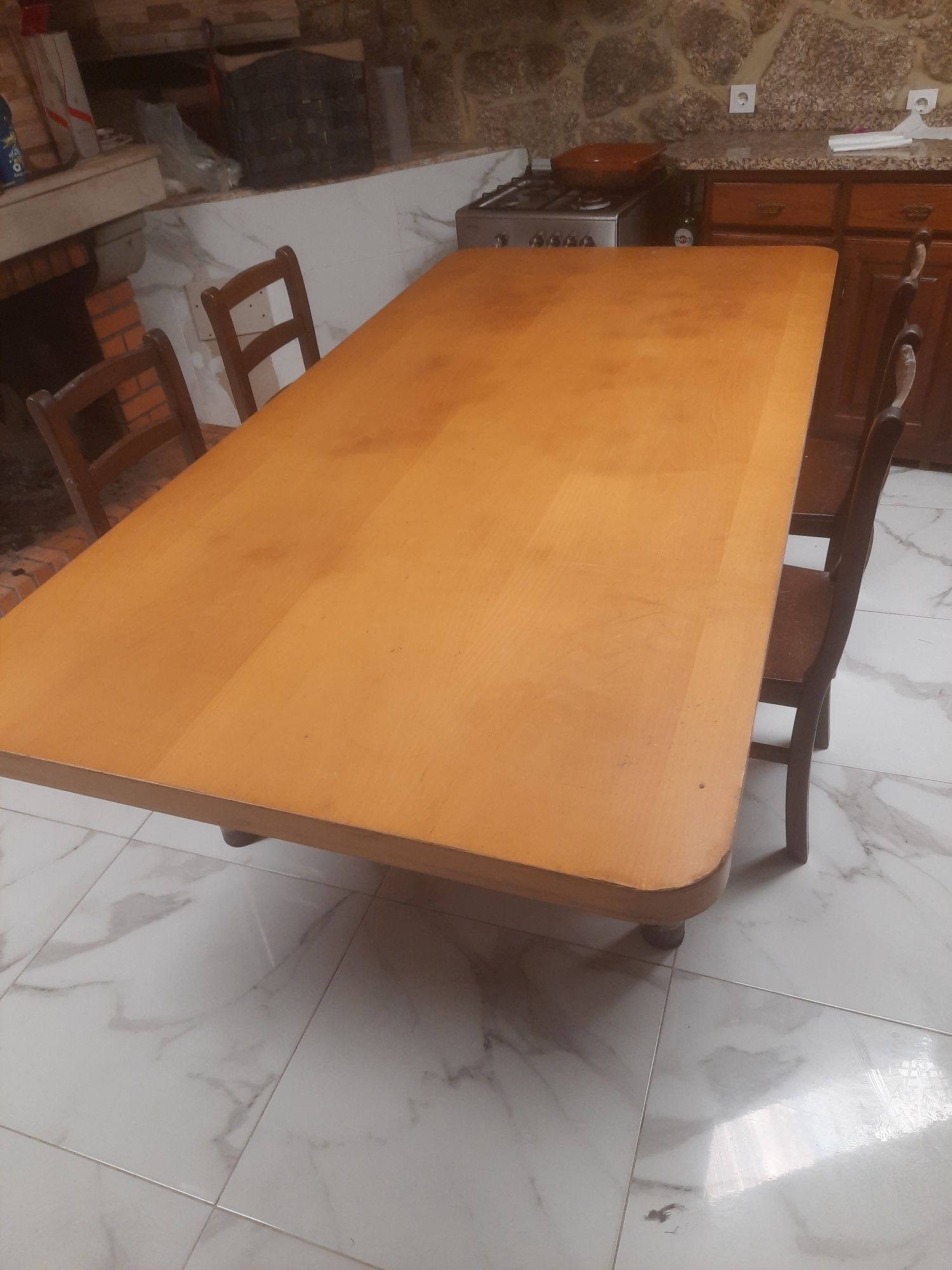Mesa de madeira.
