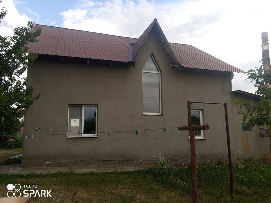 Продаю коттедж современной постройки гМерефа тихий центр р-н ЦРБ