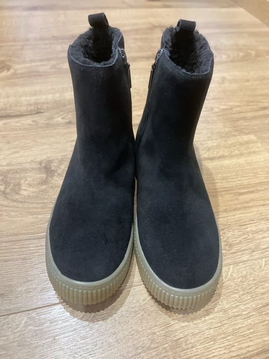 Взуття жіноче 37 р