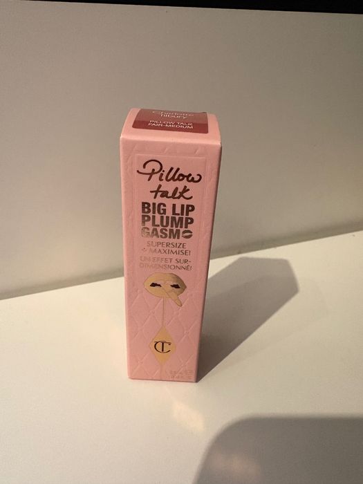 Charlotte tilbury ujędrniająco nawilżający balsam do ust
