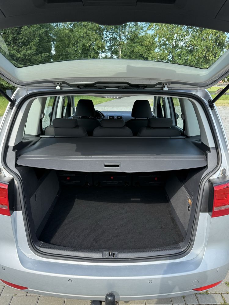 VW Touran 1.6 TDI Webasto Hak niski przebieg