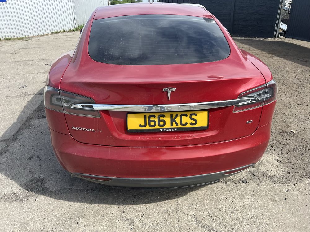 Tesla Model S 380km 270km zasiegu 2014r,Anglik z kluczykami