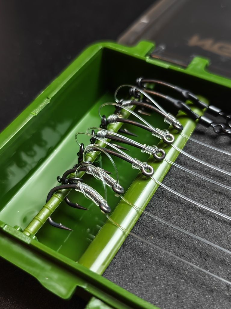 Przypony karpiowe 8 sztuk sztywniaki fluorocarbon mikrokretlik piórnik