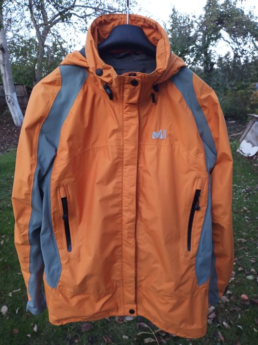 Мембранна жіноча  куртка Millet. Gore-Tex.  Розмір L.