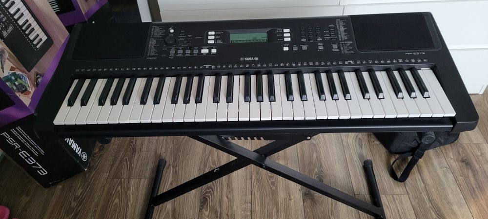 Keyboard Yamaha psr-e373 + statyw