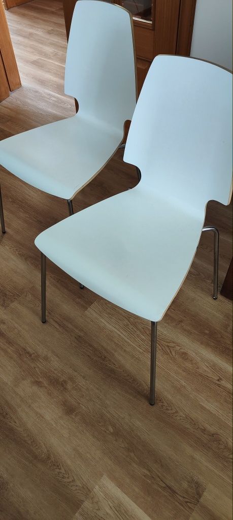 2 Cadeiras IKEA VILMAR – Modernas e Confortáveis