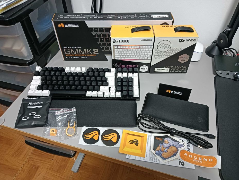 Teclado Glorious GMMK 2 96% FOX Linear RED Switch Layout PT + Extras